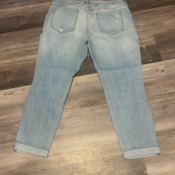 Old Navy boyfriend skinny size 12 regular distress - Picture 6 of 7